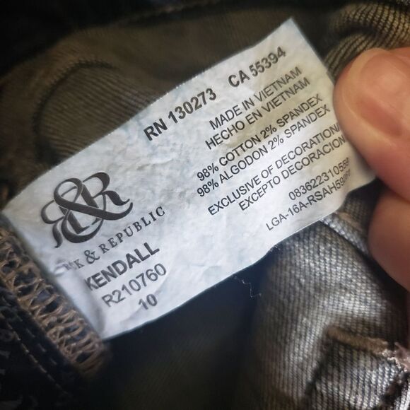 ROCK & REPUBLIC Kendall Crop Jeans - Picture 7 of 7